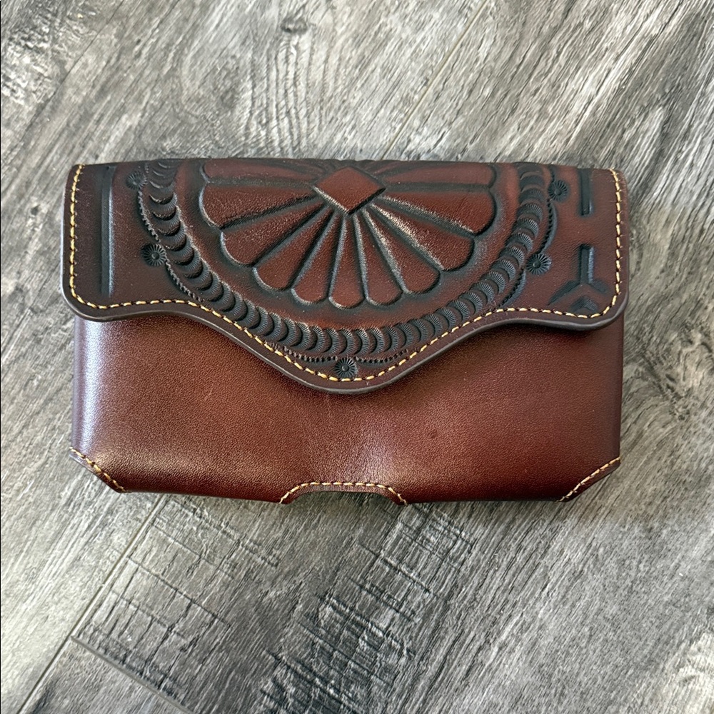 Vintage Brown Leather Embossed Cell Phone Holder